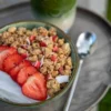 Crunchy Granola Jordgubb, Hasselnöt & Kokos 450g