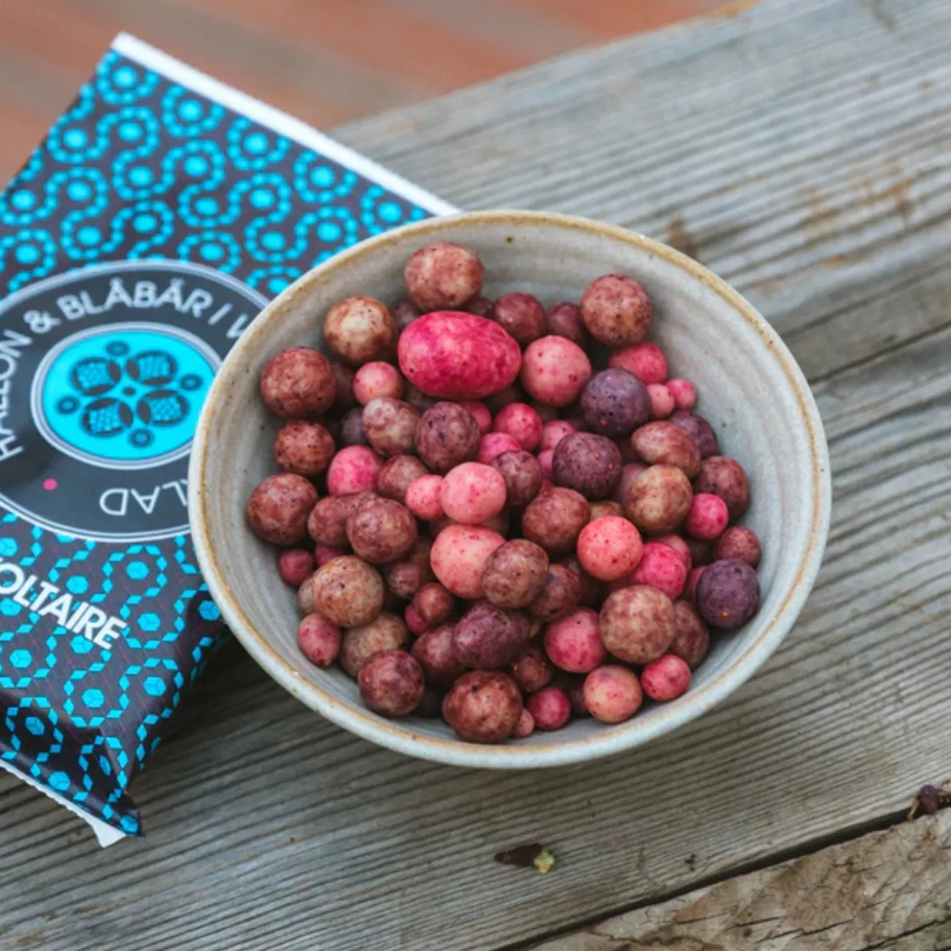 Hallon & Blåbär i Vit Bärchoklad EKO 45g